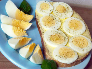 Chleba s vařeným vejcem