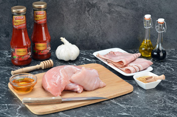 Grilované krůtí kousky ve slanině