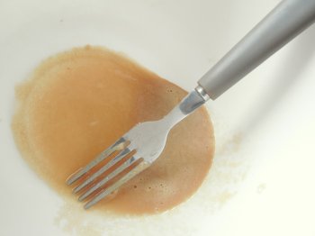 Kynutý švěstkový koláč