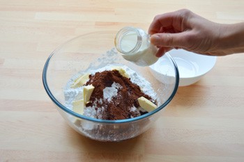 Přidáme kakao a mléko