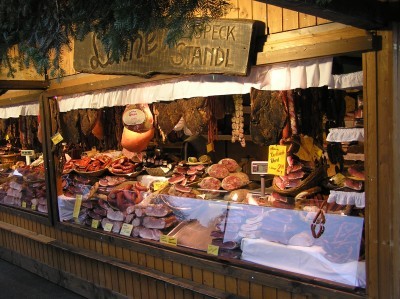 Stánek s uzeninami
