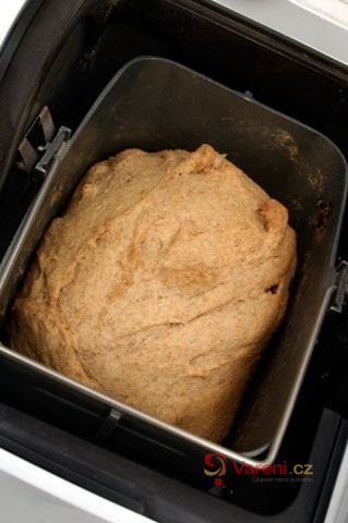 Domácí pekárnička chleba
