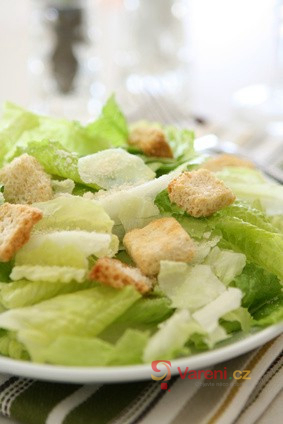 Co frčí v českých restauracích? Salát Caesar!