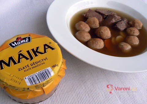 Recept na polévku s játrovými knedlíčky z paštiky