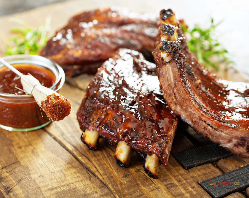 Grilujeme maso: Hovězí, vepřové i drůbež potřebuje na grilu jinou péči