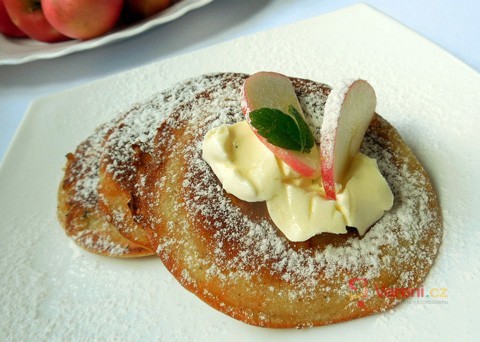 Jemné a nadýchané: Jablečné lívance jsou ideální snídaní