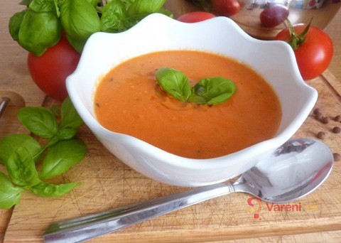 Recept na polévku z pečených rajčat krok za krokem