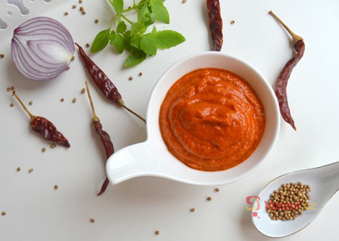 Recept na domácí harissu krok za krokem