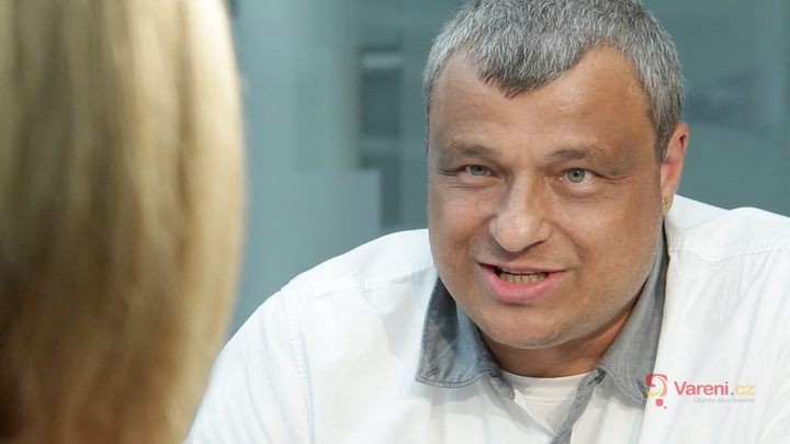 Roman Vaněk: Kuřata plná hormonů neexistují. Žijeme v mýtech