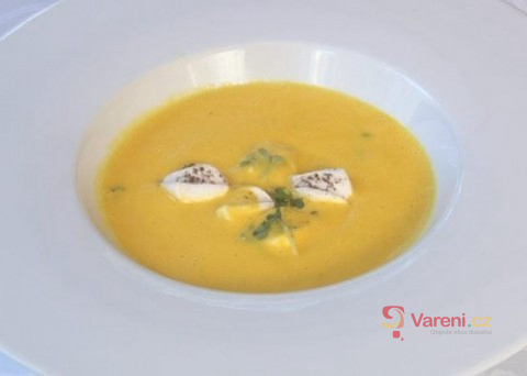 Videorecept: Tradiční podzimní dýňová polévka podle šéfkuchaře