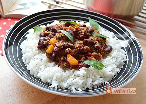 Ikonické levné jídlo s kostičkou čokolády? Chili con carne uvaříte s úspěchem i pro celou vesnici