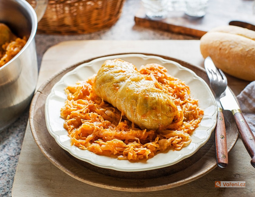 Levná kuchyně aneb pět skvělých nápadů, co uvařit z hlávky zelí