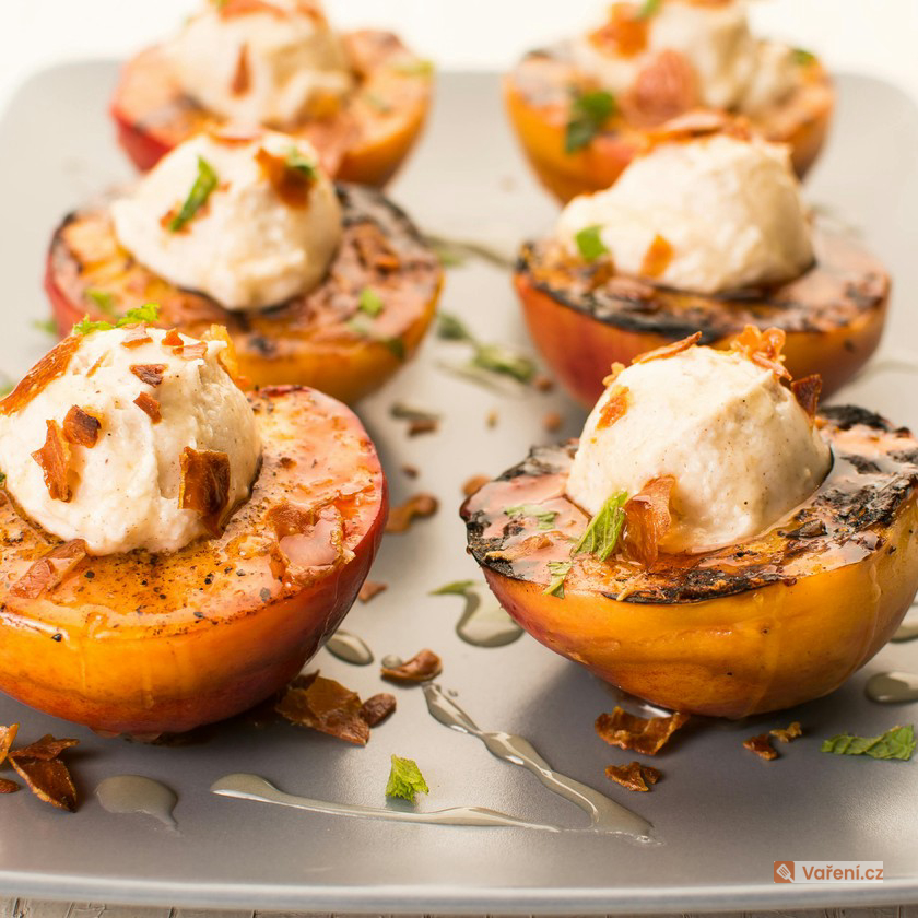 Jednoduché božské dezerty nad plamenem aneb Jak grilovat ovoce?