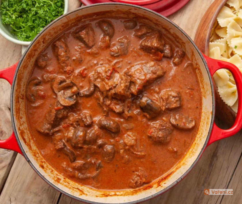 Co dělá guláš gulášem? Uvařit ho můžeme i z mletého masa, sóji nebo václavek