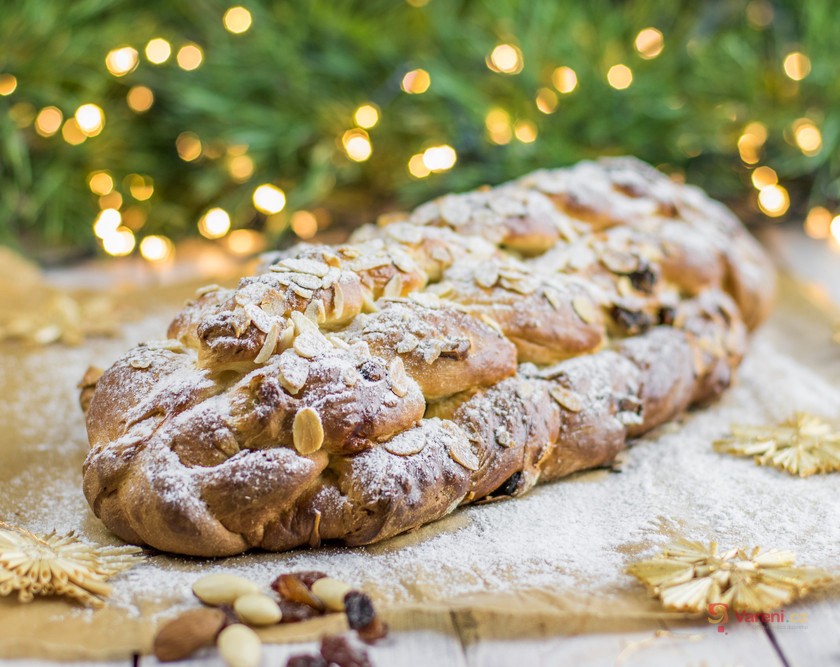 Hotová vánočka; vánočka /></p>
<p><a href=