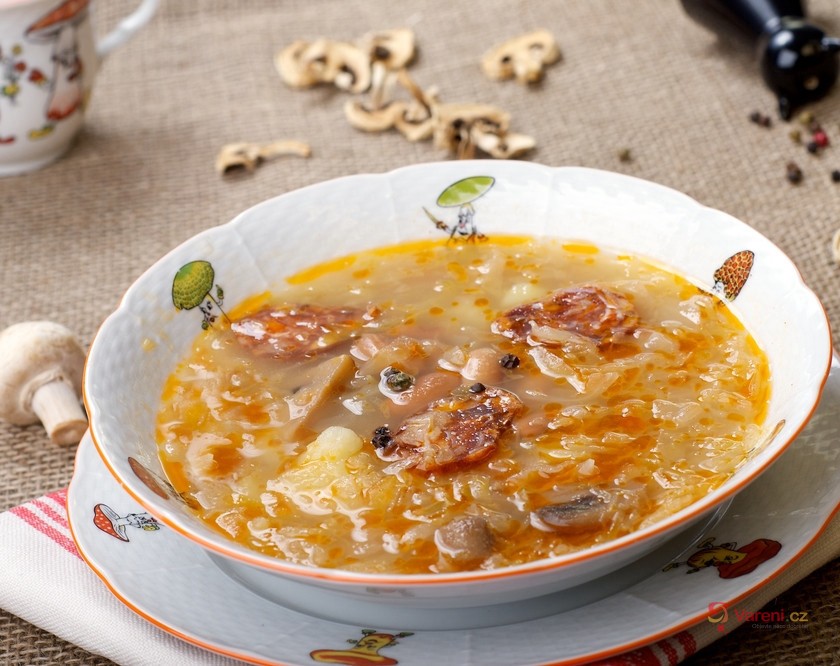 Poctivá domácí zelňačka: Top recepty na hustou a vydatnou polévku