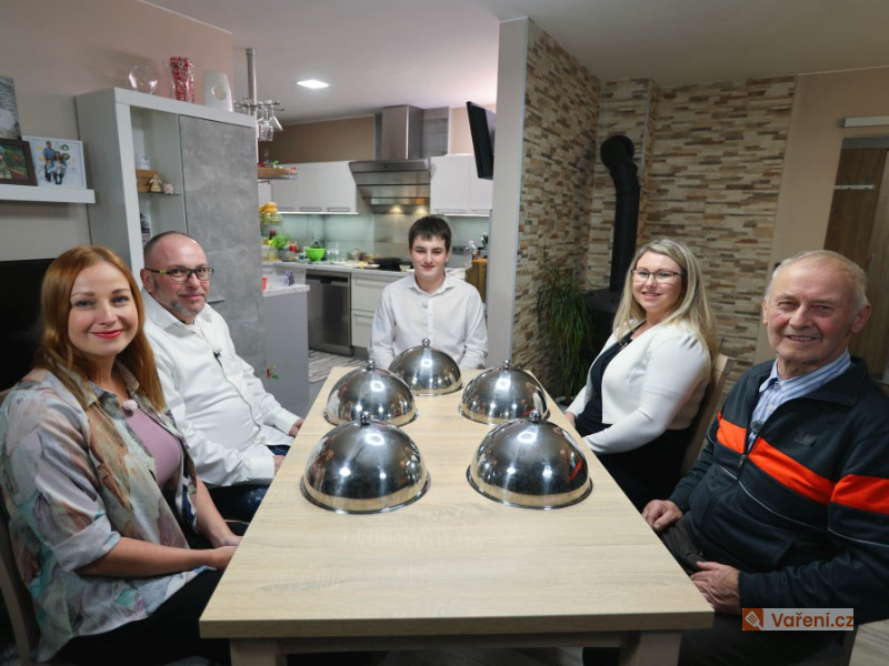 Prostřeno! z Pardubického kraje: Nervozita, tarte tatin i kouzla s ohněm