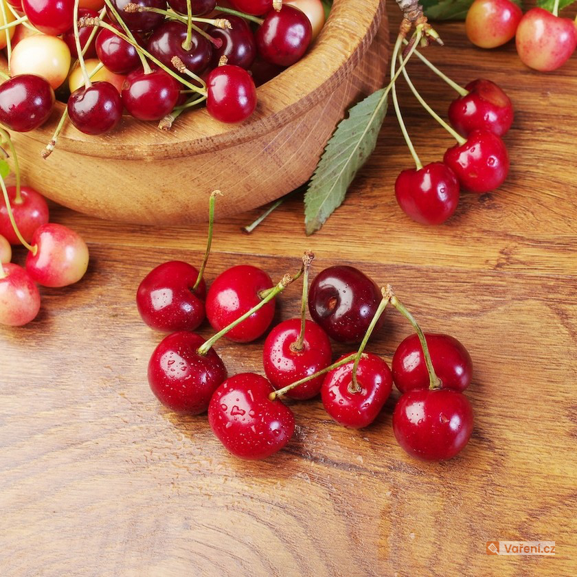 Co s třešněmi navíc? Zkuste tyhle dezerty a rychlé tipy na zavaření