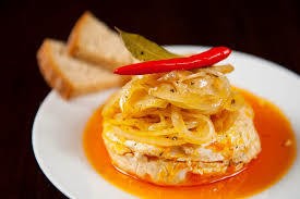 Kuchařka chutovky ( hermelin, utopenci, ... )