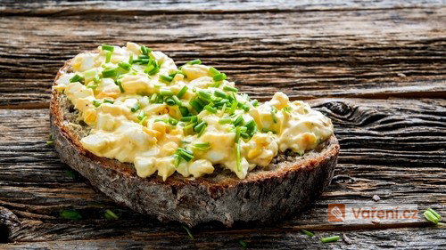 Vaječná pomazánka se sýrem