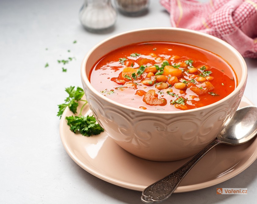 Řecká fazolová polévka