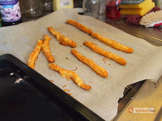 Slané bramborové tyčinky se sýrem