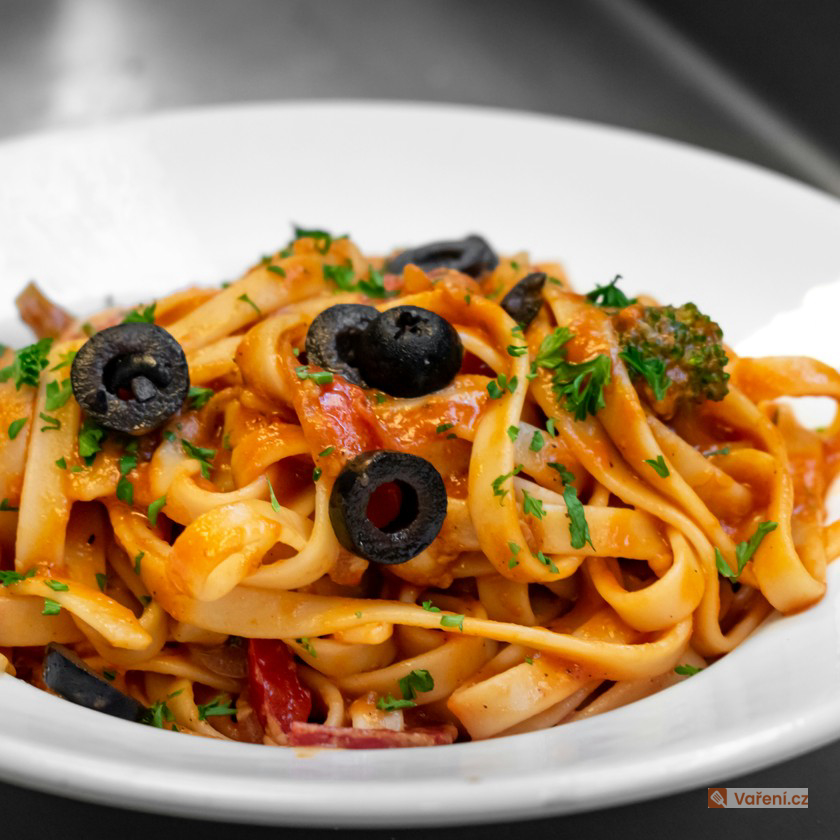 Špagety s olivami