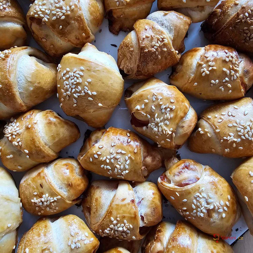 Rohlíčky se šunkou a sýrem - fotografie 2