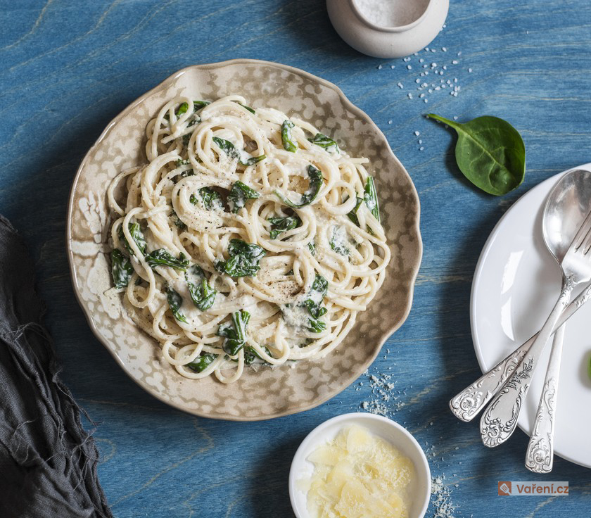 Smetanová špenátová omáčka