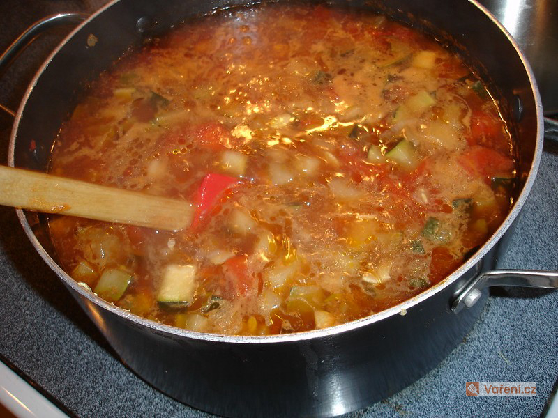 Pikantní cuketová polévka