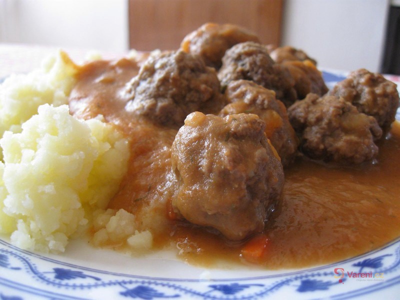 Hovězí kuličky v zeleninové omáčče - fotografie 3