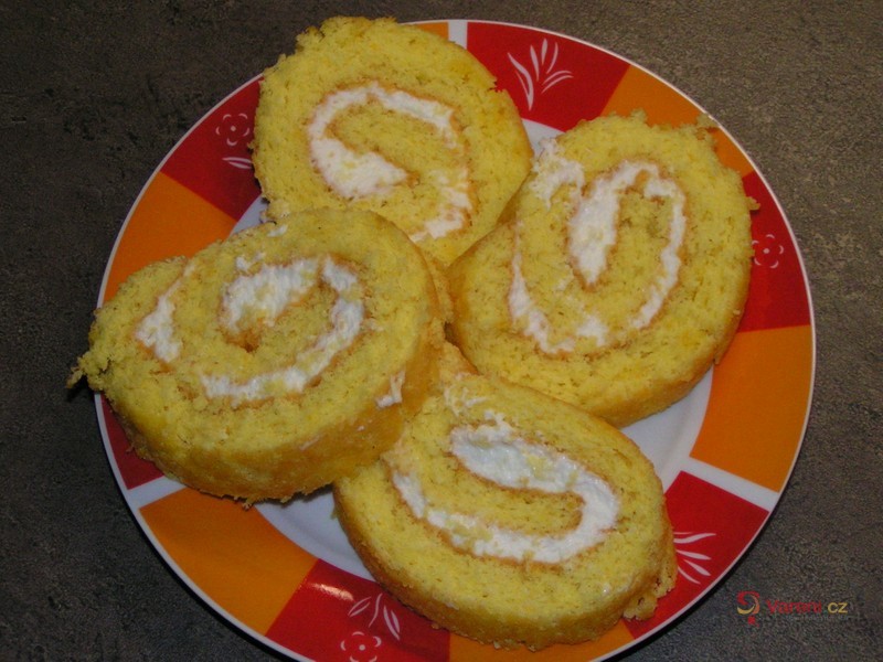 Roláda se šlehačkou - fotografie 2