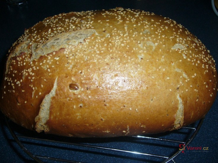 Domácí kmínový chléb - fotografie 4