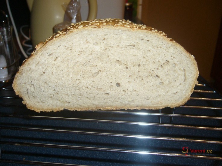 Domácí kmínový chléb - fotografie 5