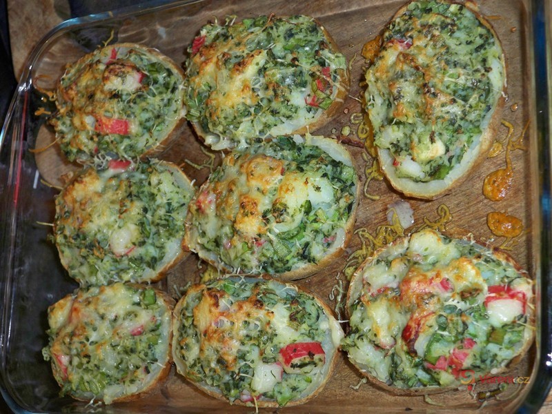 Pečené brambory plněné špenátem - fotografie 2