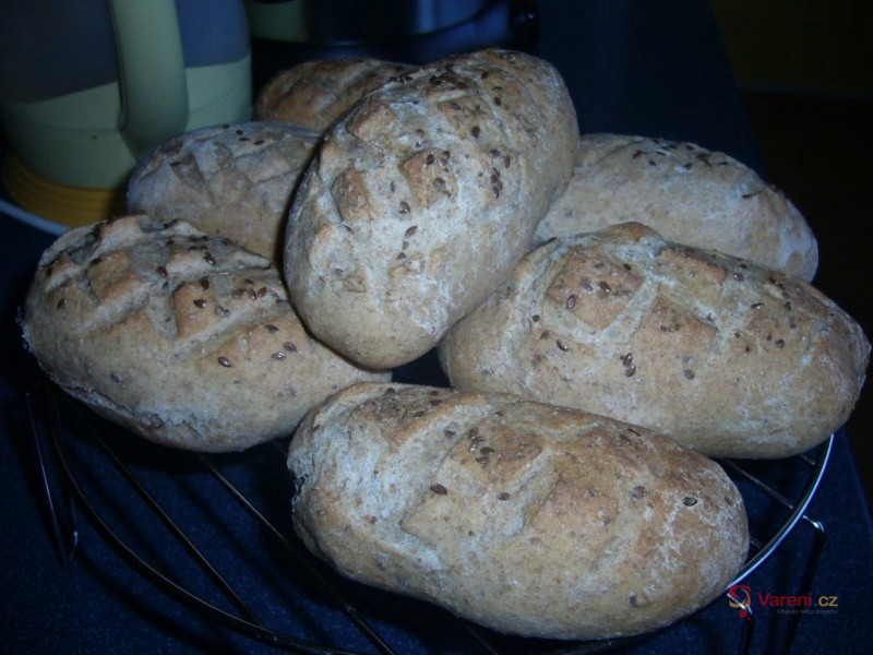 Celozrnné rohlíky - fotografie 4