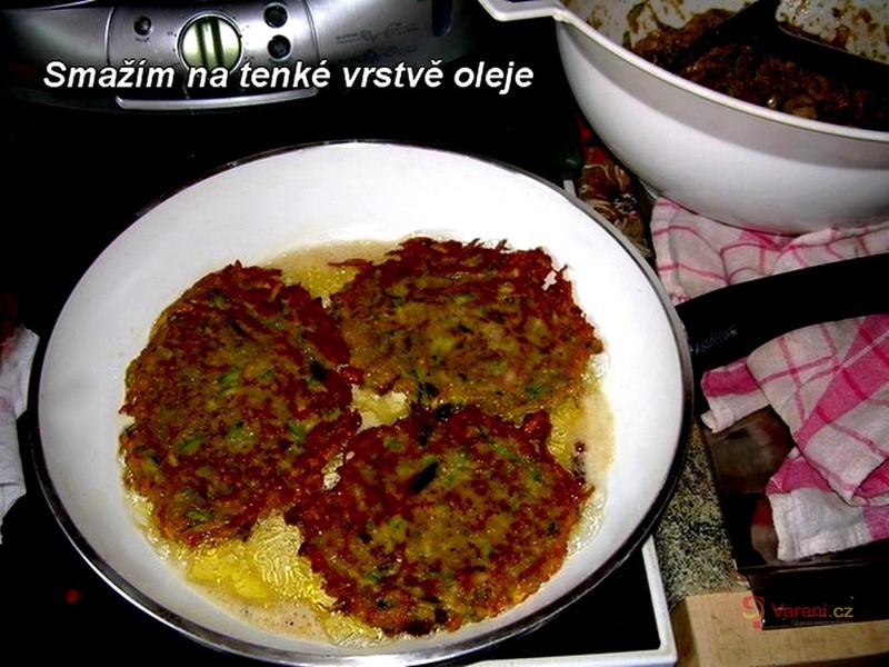 Cuketové bramboráky s lilkem - fotografie 4