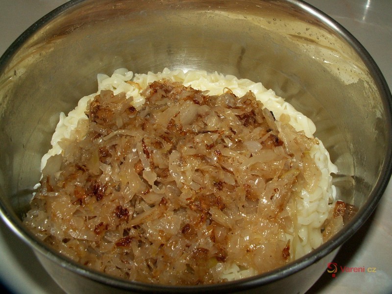 Těstoviny se zelím a anglickou slaninou - fotografie 3