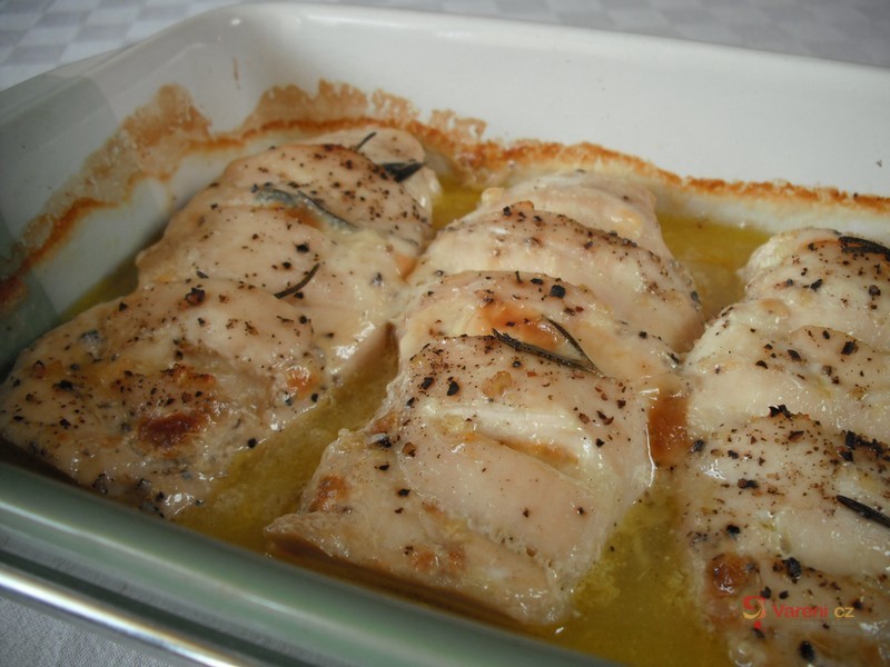 Zapečená kuřecí prsa s mozzarellou - fotografie 2