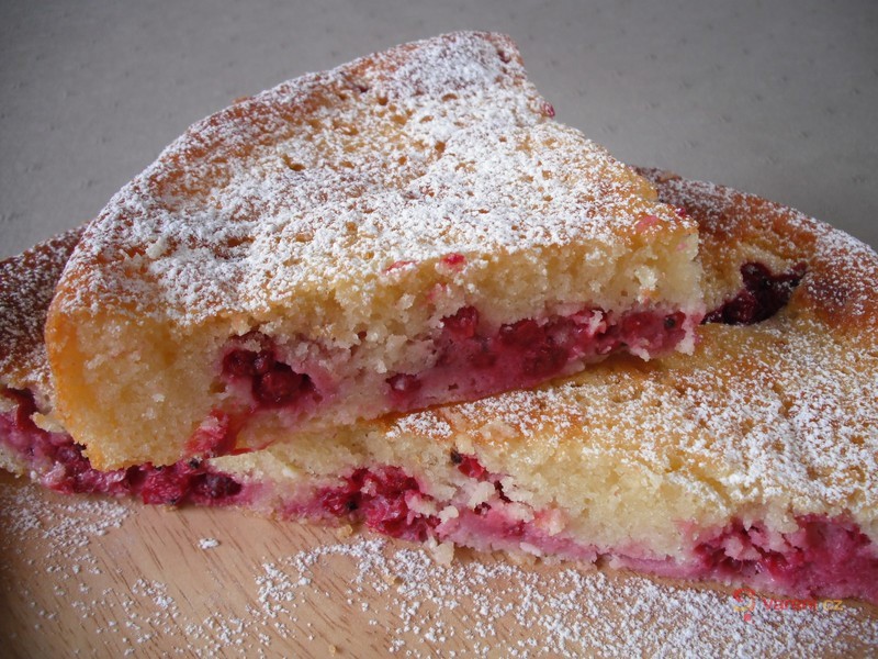 Rybízový koláč s tvarohem - fotografie 5