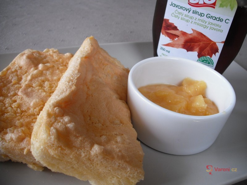 Piškotový nákyp s meruňkovým pyré - fotografie 2