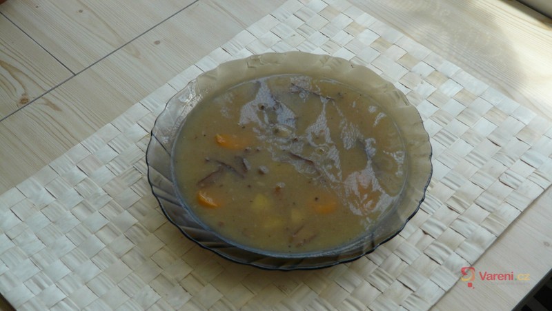 Houbová polévka se zeleninou - fotografie 3