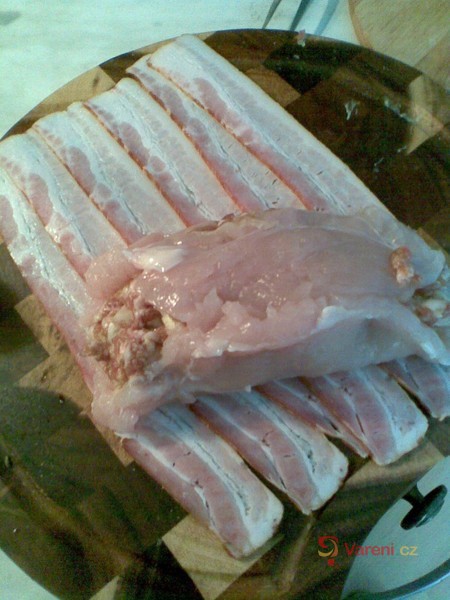 Kuřecí rolky s mletým masem na žampionech - fotografie 4