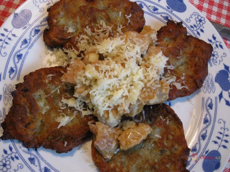 Masová směs s bramboráčky - fotografie 2