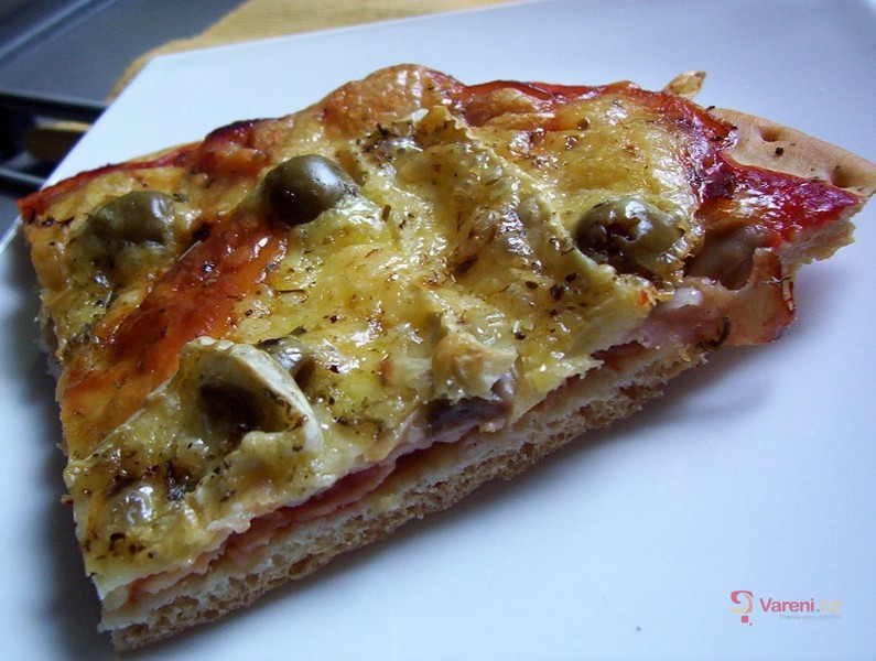 Pizza s pražskou šunkou