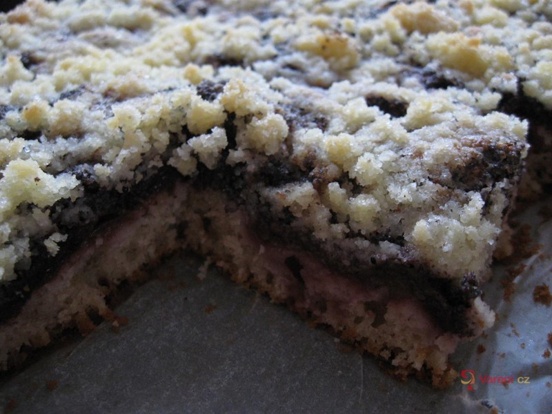 Makové řezy se švestkami - fotografie 3