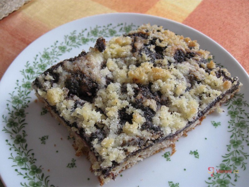 Makové řezy se švestkami - fotografie 4