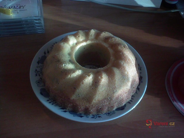 Tvarohová bábovka s kakaem a rozinkami - fotografie 2