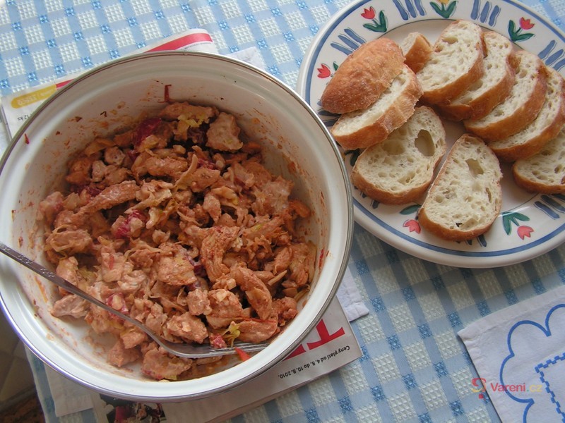 Kuřecí salát se sýrem - fotografie 3