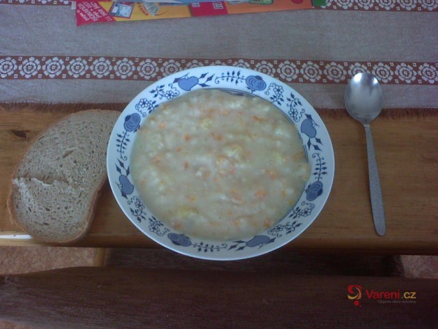 Bramborovo-smetanová omáčka s párky - fotografie 2